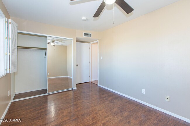 Building Photo - 1813 E Ellis Dr