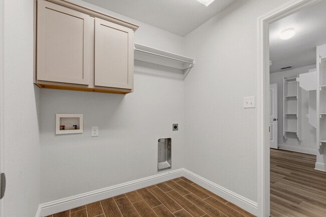 Building Photo - 13810 Avenue W