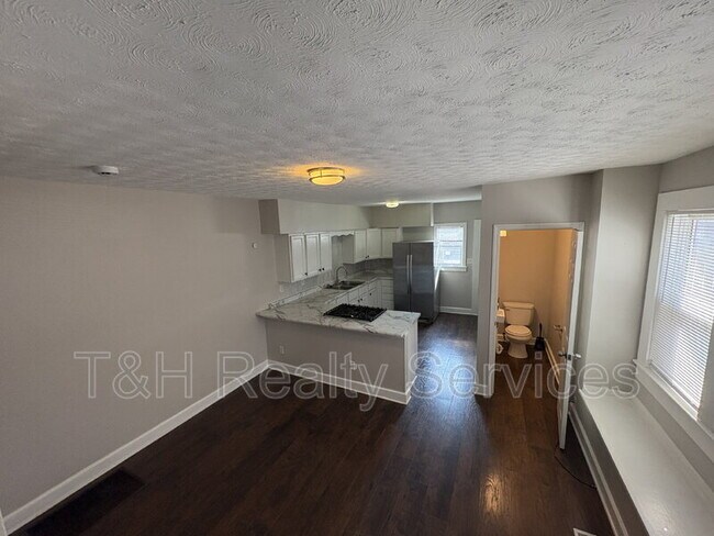 Building Photo - 2925 N Delaware St