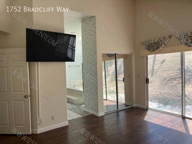 Building Photo - 1752 Bradcliff Way