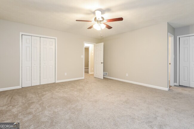 Building Photo - 2246 Camden Ct