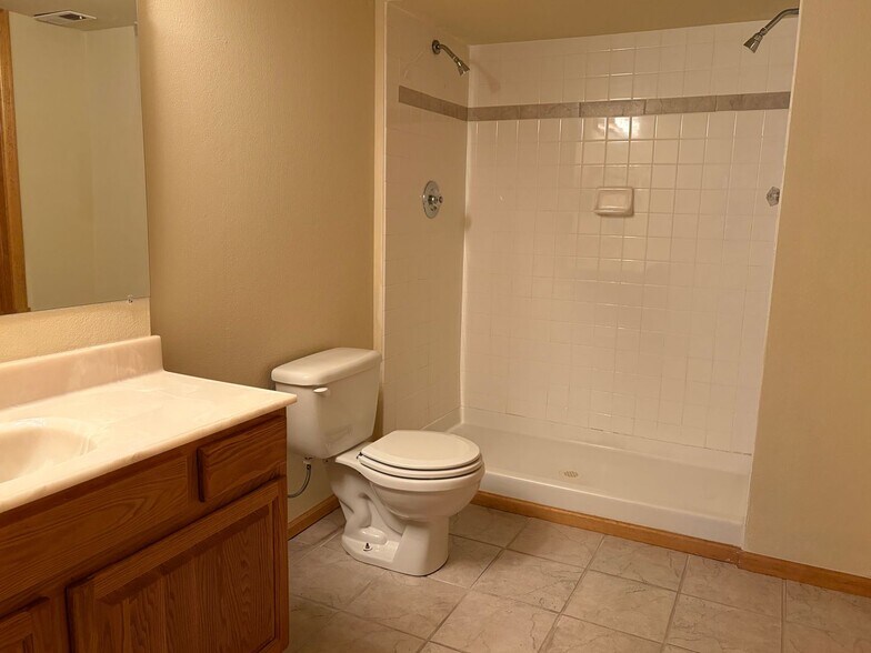 Building Photo - 21585 Hill Gail Way