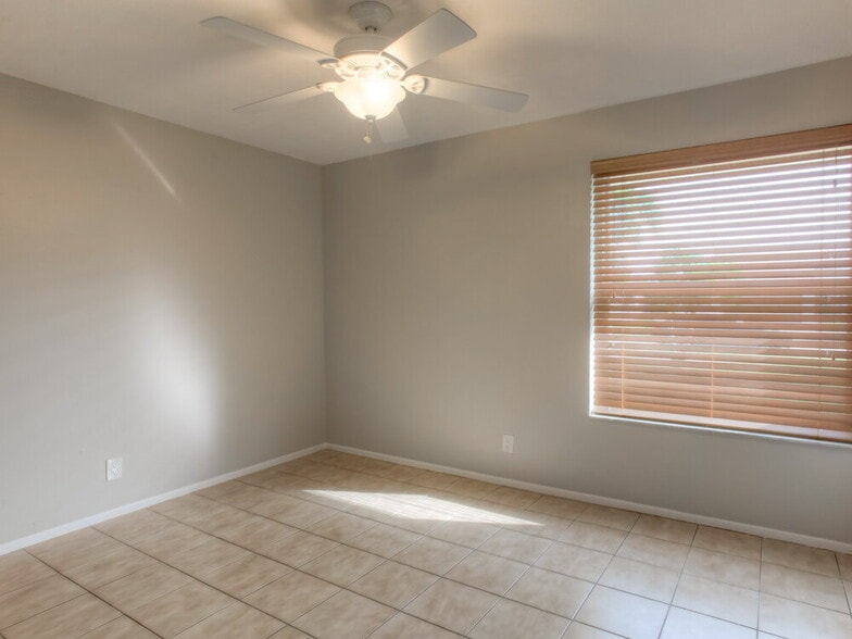Building Photo - 9506 Burlington Pl