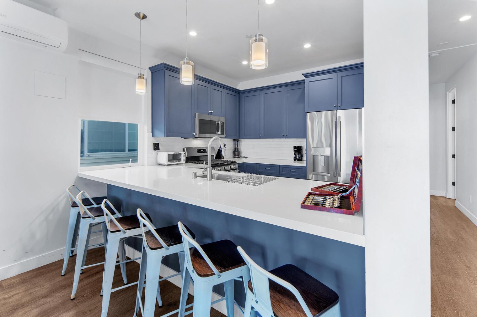 Building Photo - 721 Island Ct