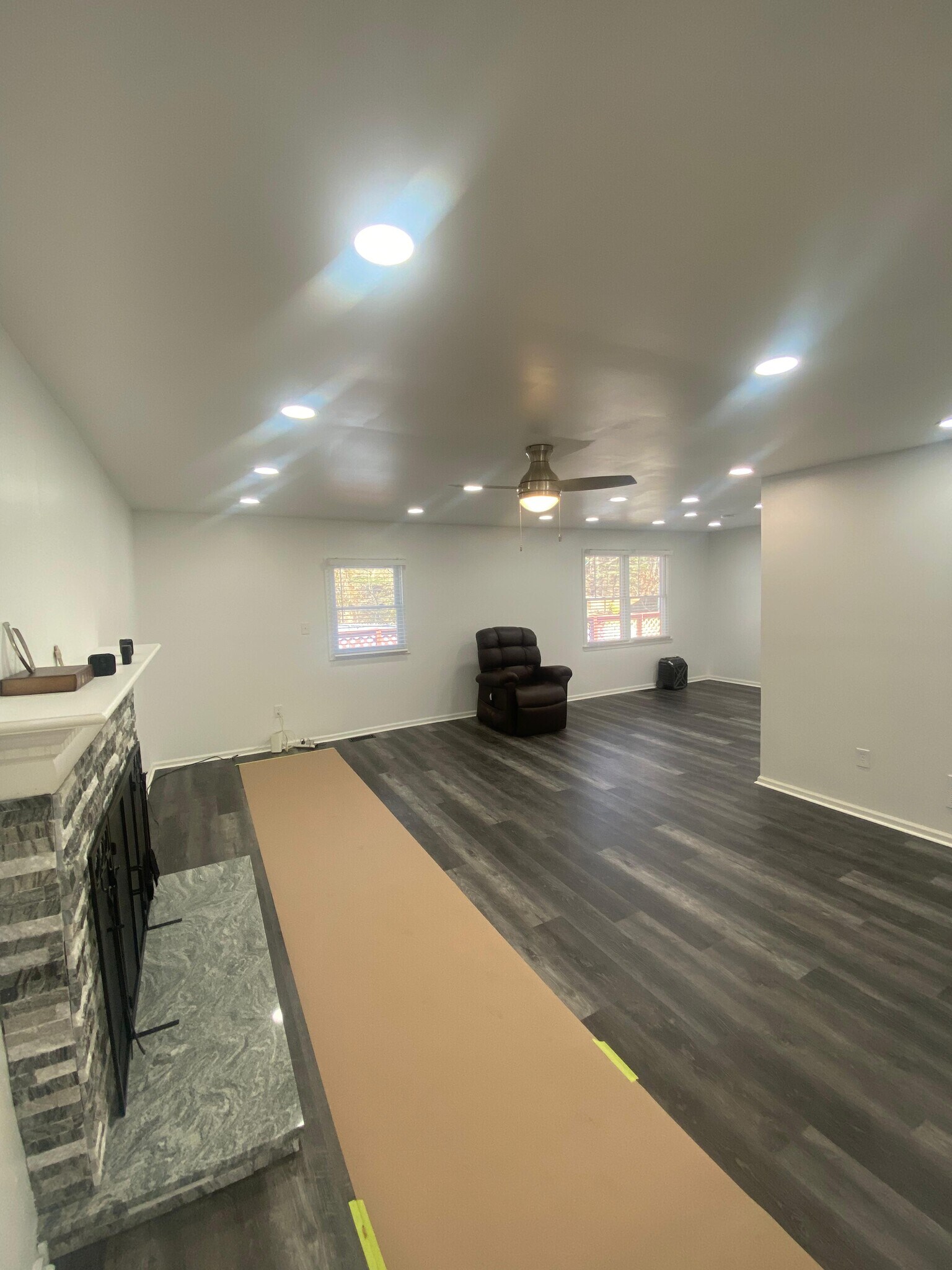 Living room area - 1637 Winter Ave