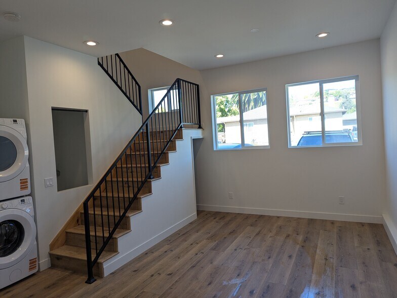 Building Photo - 7311 Carmenita Rd