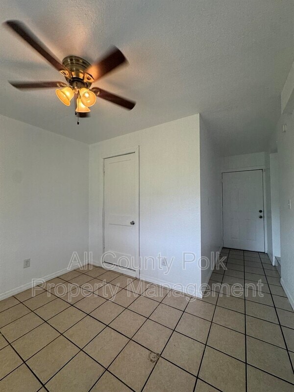 Building Photo - 1625 E Fern Rd