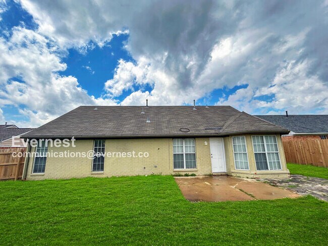 Building Photo - 9136 Bentley Woods Dr