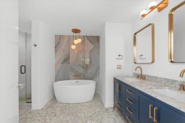 Building Photo - 2 bedroom in Chicago IL 60614