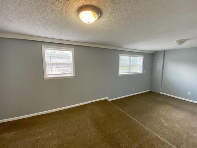 Building Photo - 3704 Timbercrest Dr NW