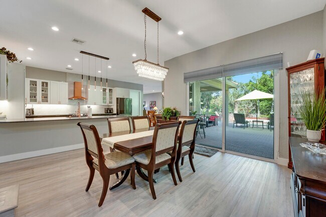 Building Photo - 127 Via Castilla