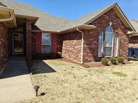 Building Photo - 809 Regiment Way