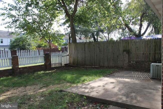 Building Photo - 9233 Byrd Dr