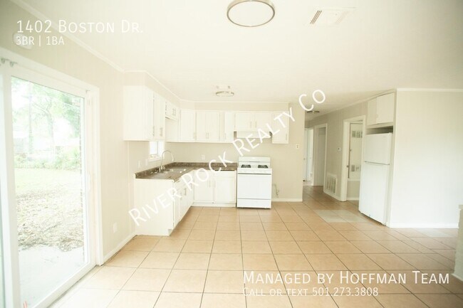 Building Photo - 1402 Boston Dr