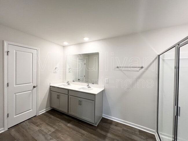 Building Photo - 2932 Egert Dr
