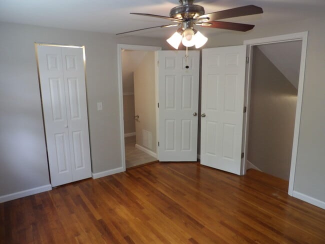 Building Photo - 286 Zandale Dr