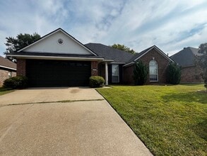 Building Photo - South Bossier Beauty!