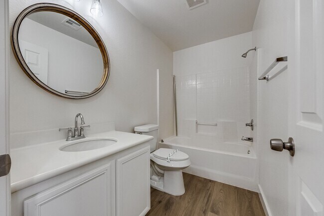 Building Photo - Fully Remodeled & Move-In Ready – Modern Finishes + Huge Loft!