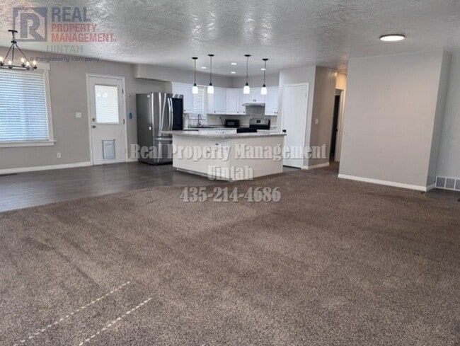 Building Photo - Cozy 2 Bedroom 1 Bathroom Home