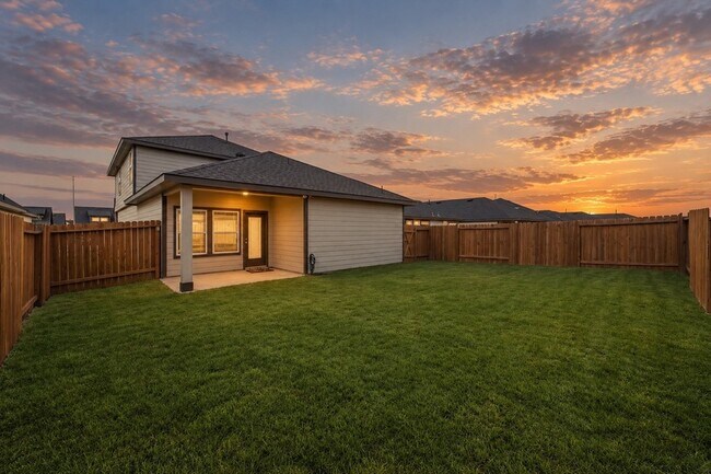 Building Photo - 31638 Featherstone Trl