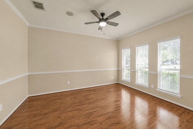 Building Photo - 2414 Falcon Knoll Ln