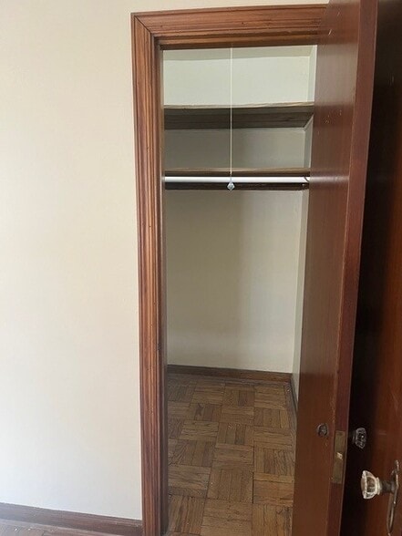 Building Photo - 2760 Linshaw Ct