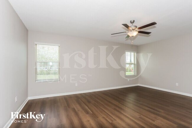 Building Photo - 10226 Bright Crystal Ave