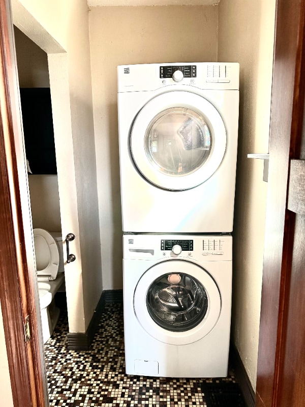 Building Photo - 1211 21st St