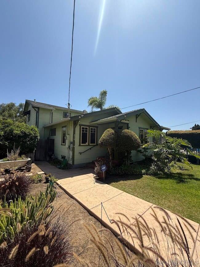 Building Photo - 270 Madrona St
