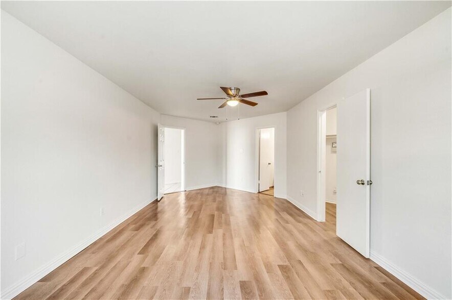 Building Photo - 2618 Byfield Dr
