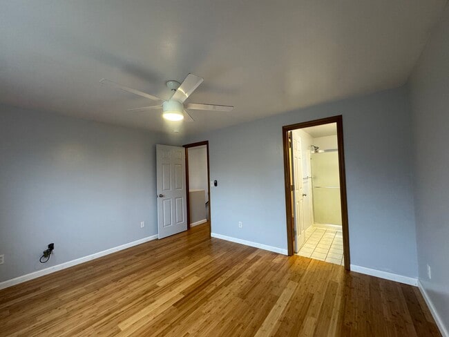 Building Photo - 11219 3rd Ave E