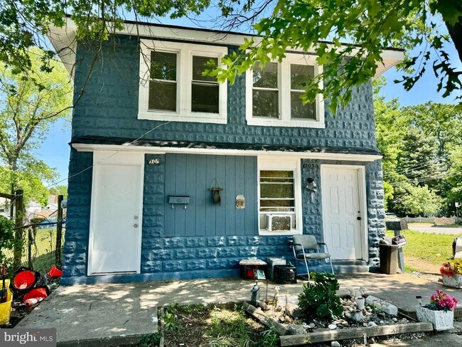 Primary Photo - 205 N 4th St.