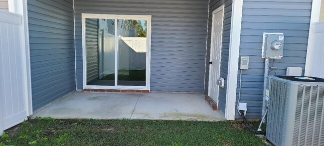 Building Photo - 33 Catalina Cir
