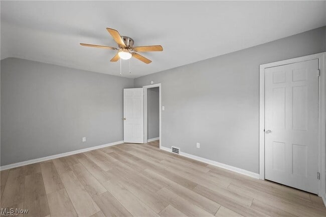 Building Photo - 3881 Meadowbrook Blvd