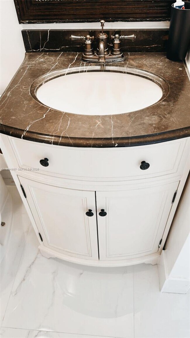 Building Photo - 20355 NE 34th Ct