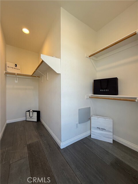 Building Photo - 422 W Rte 66