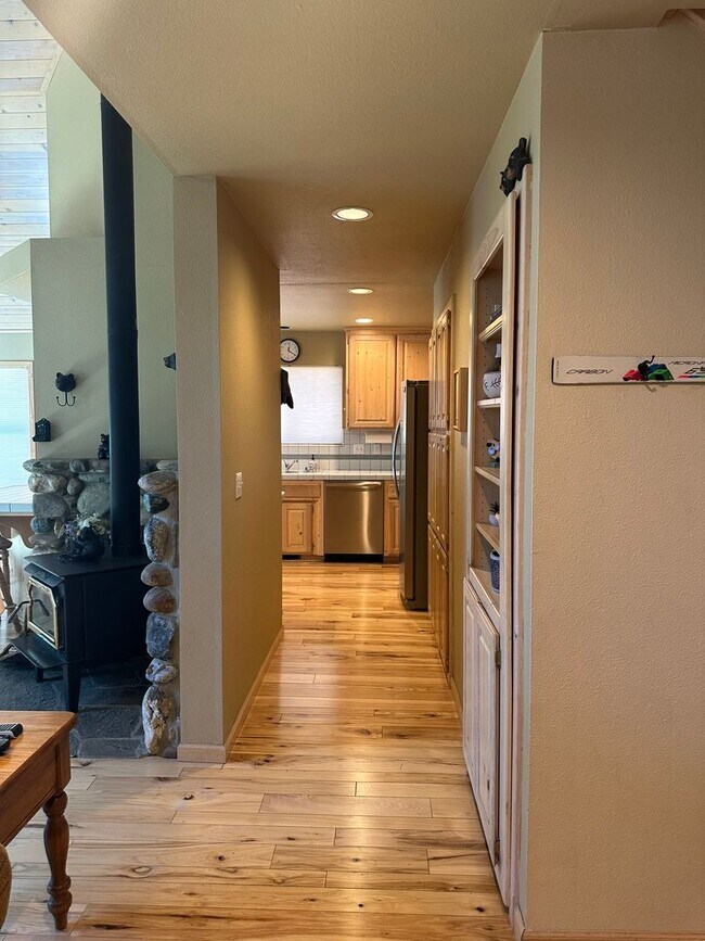 Building Photo - Tahoe Donner Ski Lease