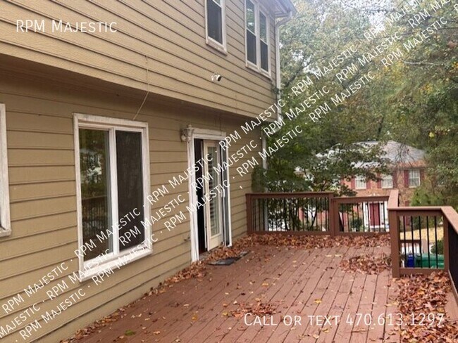 Building Photo - 6960 Whispering Oaks Ct