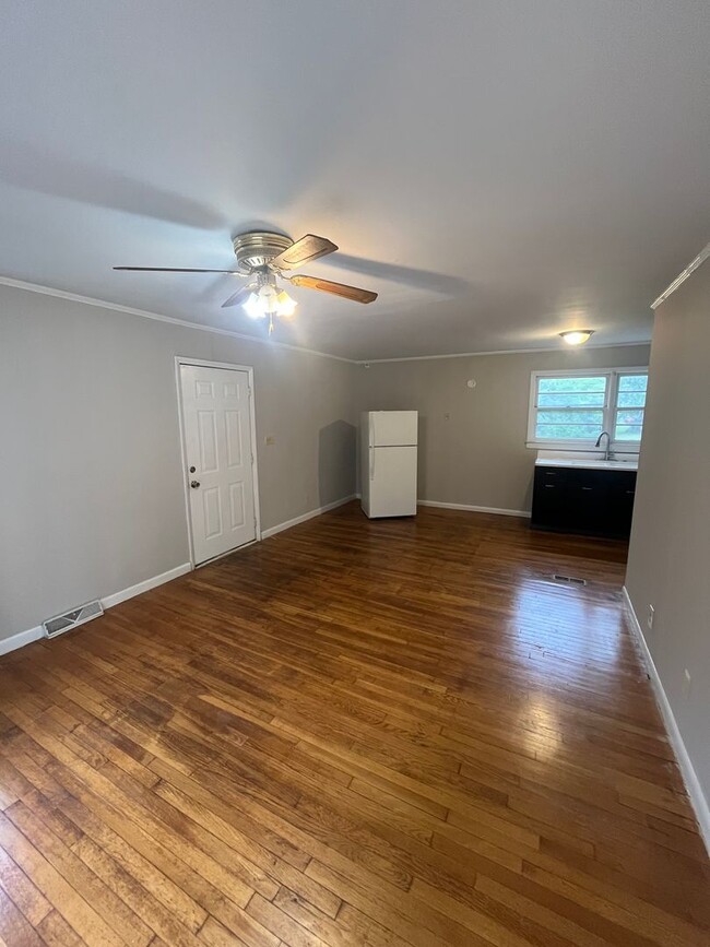 Building Photo - Charming 9 Bedroom Home Located In Raleigh NC!!!