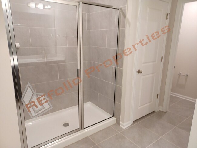 Building Photo - Wonderful 3 Bedroom 2-Car Garage House wit...