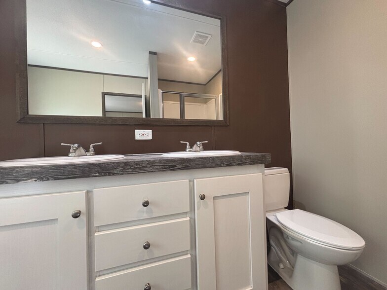 Building Photo - 123 Norene St