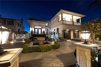 Building Photo - 7 Vista Luci