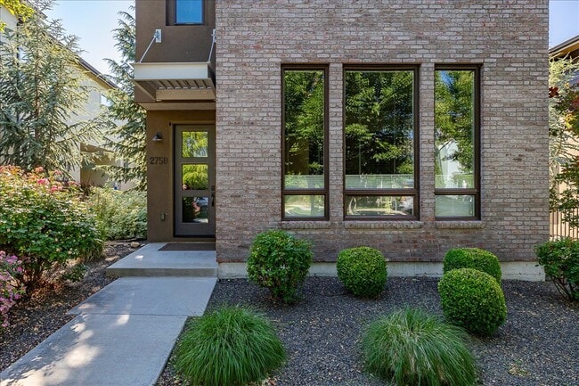 Building Photo - 2758 S Honeycomb Way