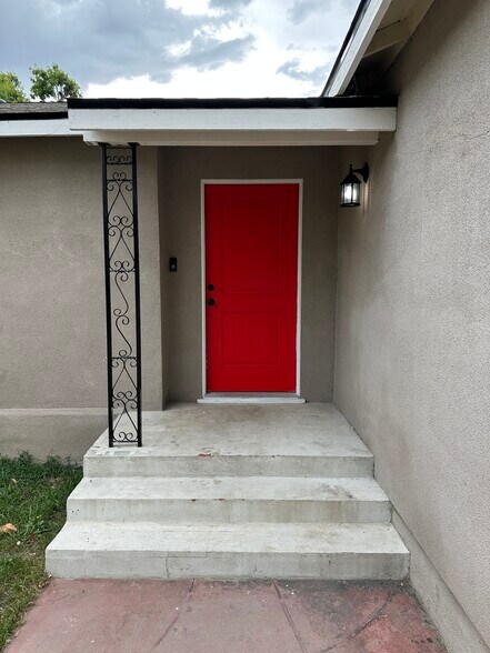 Building Photo - 135 A St