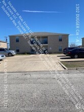 Building Photo - 1302 Dugger Cir