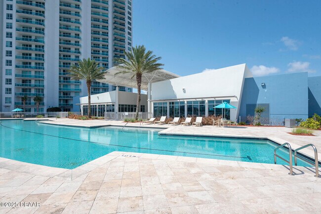 Building Photo - 231 Riverside Dr