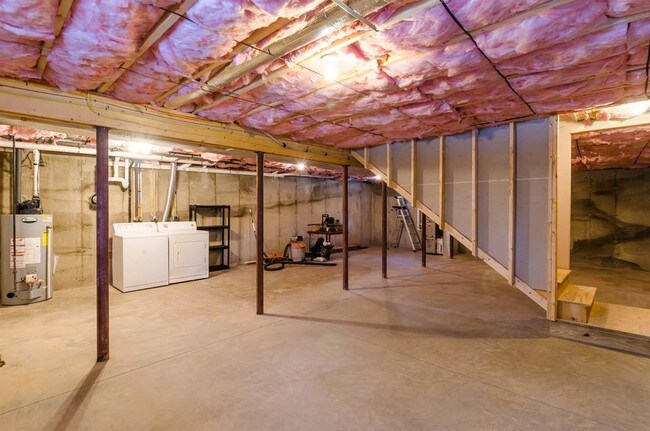 Building Photo - 60 Russell Hill Rd