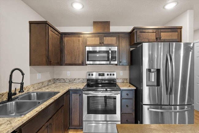 Building Photo - 7870 Phaedra Ln