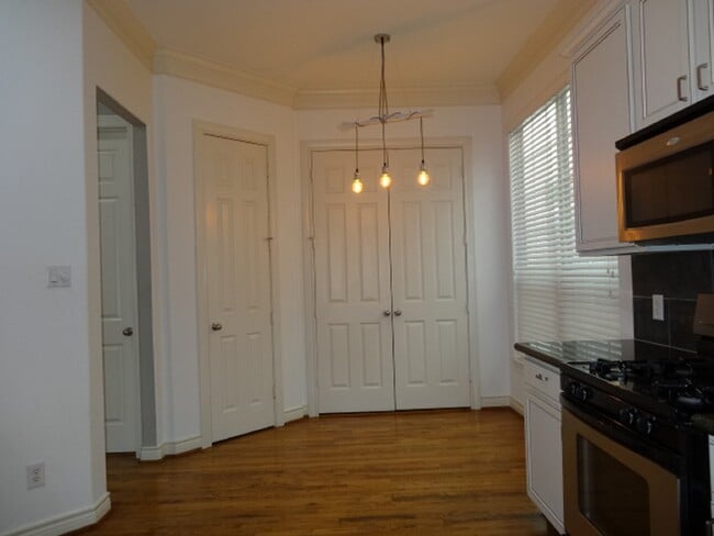 Building Photo - 5724 Kansas St