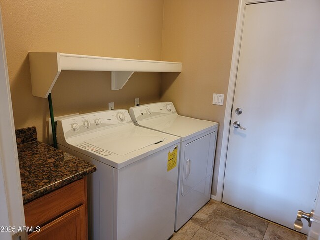 Building Photo - 22373 N 68th Dr